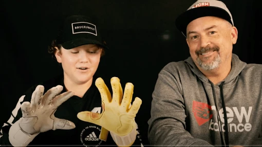 Clearance – Bruce Bolt PREMIUM PRO Short Cuff Batting Gloves: Navy 2 Clearance – Bruce Bolt PREMIUM PRO Short Cuff Batting Gloves: Navy - Image 2